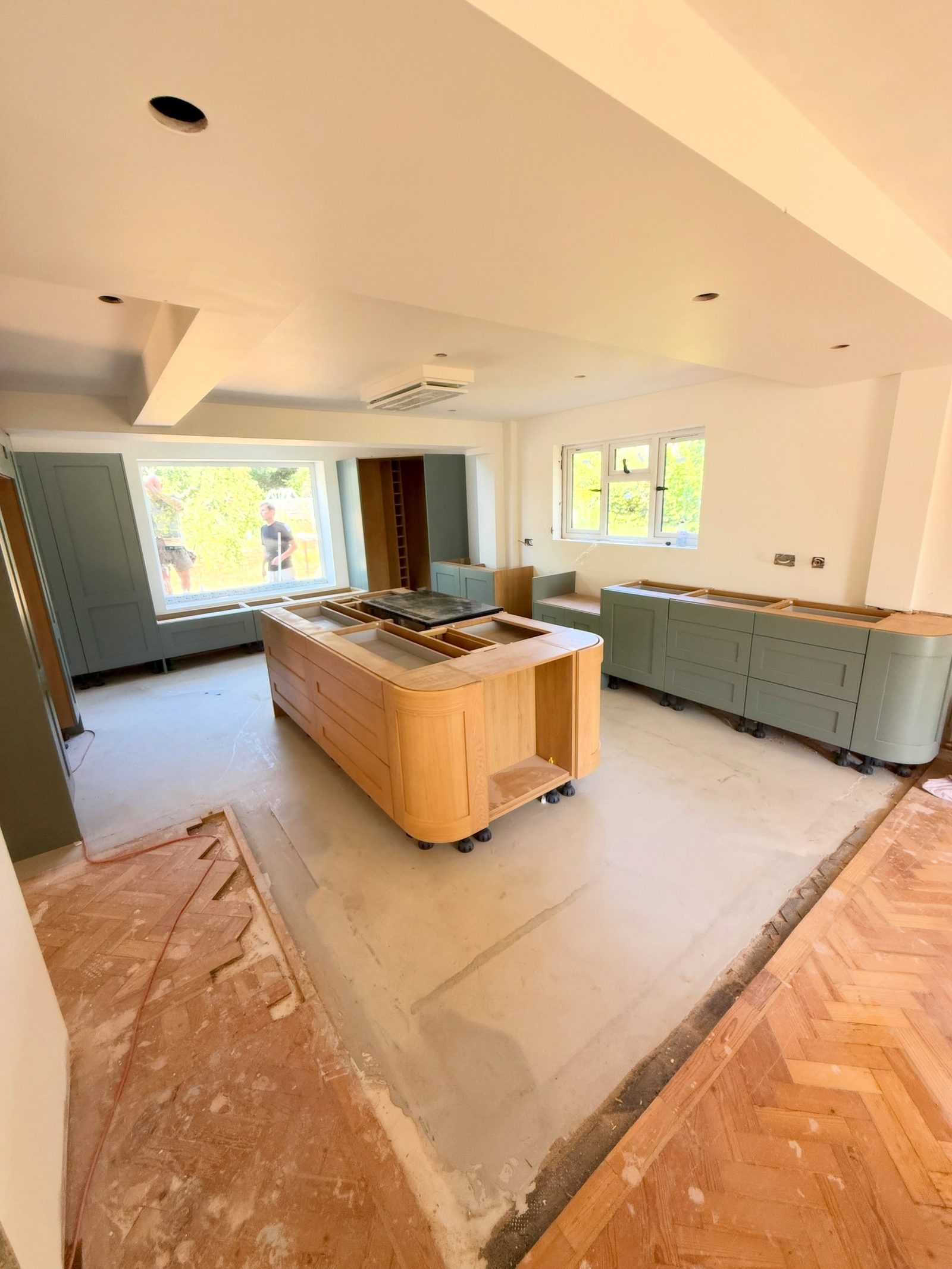 Curved-end bespoke units